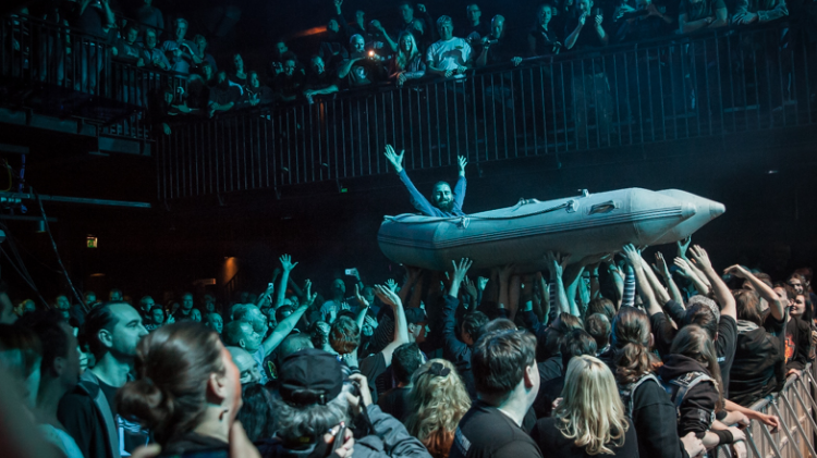 Bibelot Crowd Photo - blue hue - boat guy